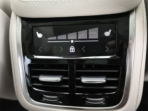 New 2026 Volvo XC90 B6 Ultra image 35