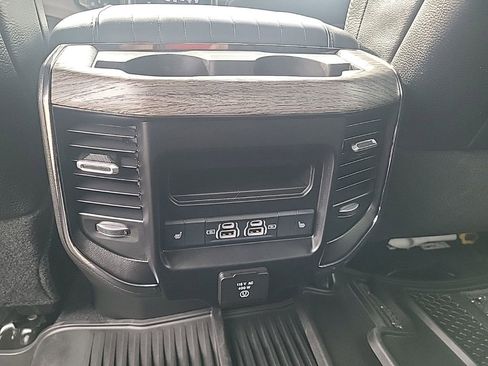 Used 2025 RAM 3500 Limited AWD/4WD image 17