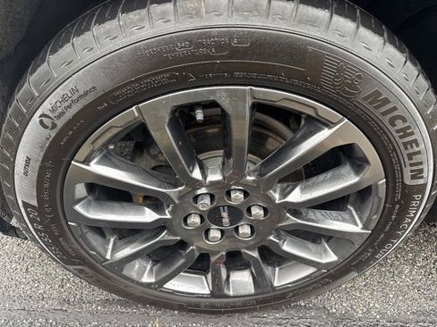 Used 2023 GMC Acadia Denali w/ Black Diamond Edition image 5