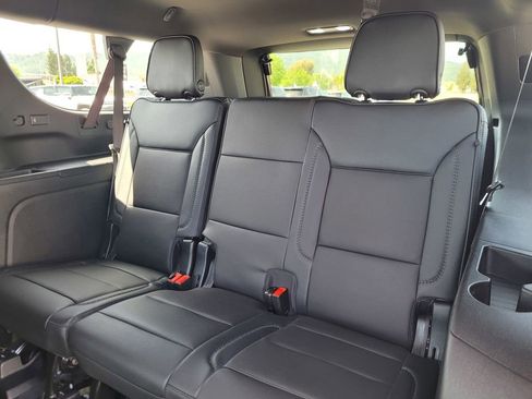 New 2026 GMC Yukon XL Denali w/ Denali Reserve Package AWD/4WD image 9
