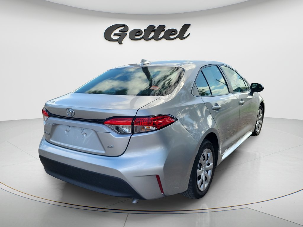 Used 2024 Toyota Corolla LE FWD image 3