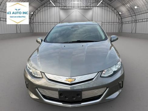 Used 2017 Chevrolet Volt LT w/ Comfort Package image 2