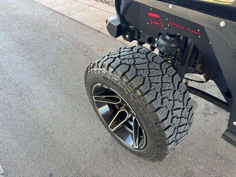 Used 2020 Jeep Wrangler Unlimited Sahara image 22