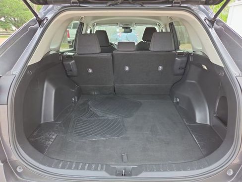 Used 2022 Toyota RAV4 LE FWD image 24