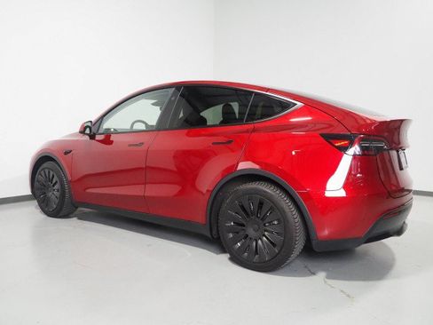 Used 2024 Tesla Model Y Long Range AWD/4WD image 9