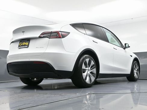 Used 2022 Tesla Model Y Long Range image 57