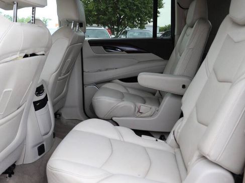 Used 2016 Cadillac Escalade ESV Premium AWD/4WD image 18