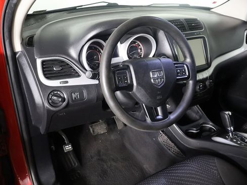 Used 2019 Dodge Journey SE image 21
