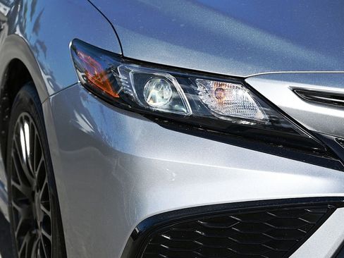 Used 2023 Toyota Camry SE image 7