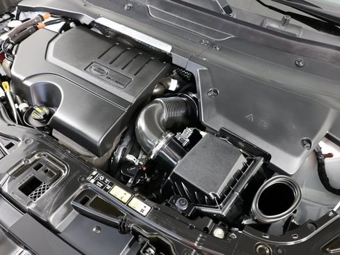 Used 2024 Land Rover Discovery Sport S image 32