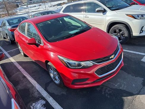 Used 2016 Chevrolet Cruze LT image 2