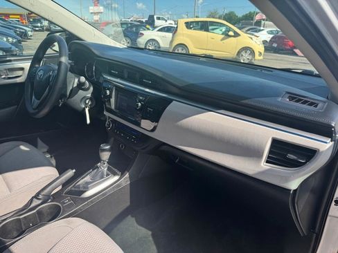 Used 2014 Toyota Corolla LE FWD image 13