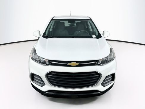 Used 2022 Chevrolet Trax LS w/ Tint and Cruise Package FWD image 2