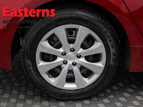 Used 2022 Toyota Corolla LE image 27