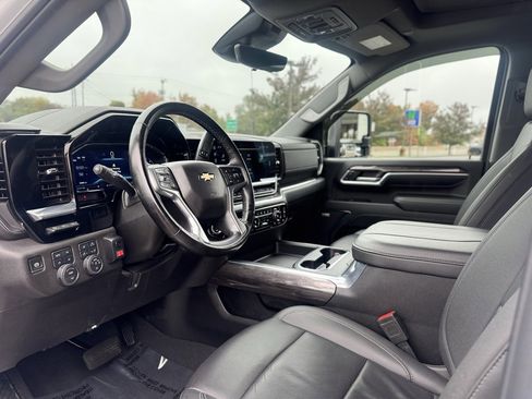 Used 2024 Chevrolet Silverado 2500 LTZ w/ LTZ Premium Package image 14