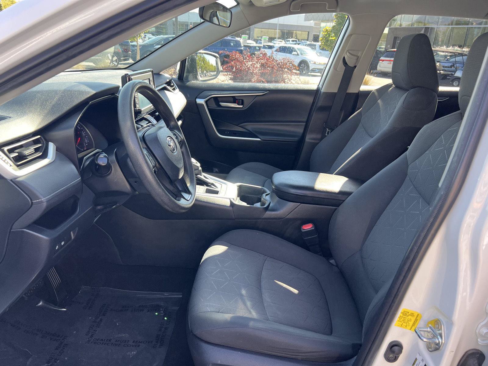 Used 2020 Toyota RAV4 XLE AWD/4WD image 27