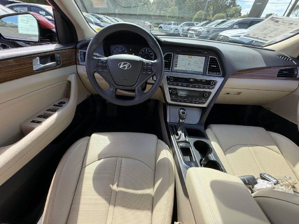 Used 2015 Hyundai Sonata Limited w/ Option Group 05 FWD image 14
