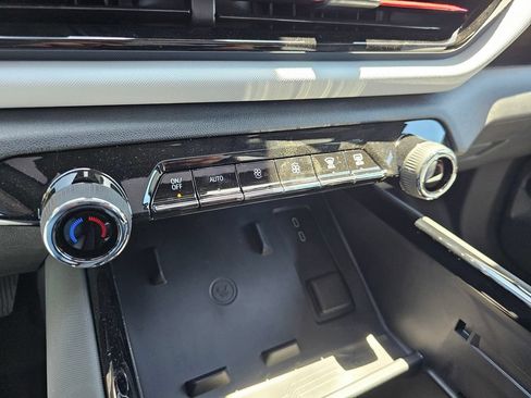 New 2026 Chevrolet Silverado EV 4x4 Crew Cab image 28
