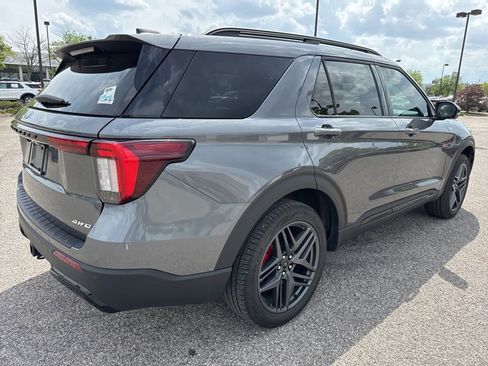 Used 2025 Ford Explorer ST-Line w/ Premium Package AWD/4WD image 12