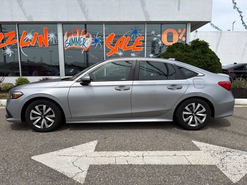 Used 2022 Honda Civic LX image 4