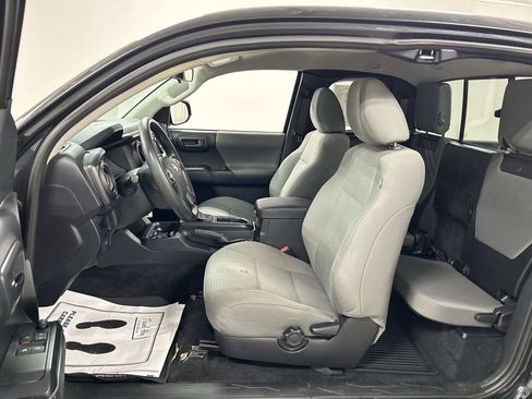 Used 2019 Toyota Tacoma SR w/ SR Convenience Package AWD/4WD image 9