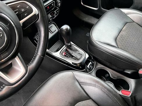 Used 2021 Jeep Compass Latitude FWD image 16