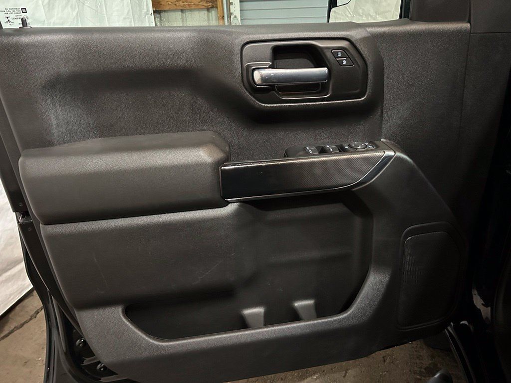 Used 2022 Chevrolet Silverado 1500 Custom Trail Boss w/ Midnight Edition AWD/4WD image 13