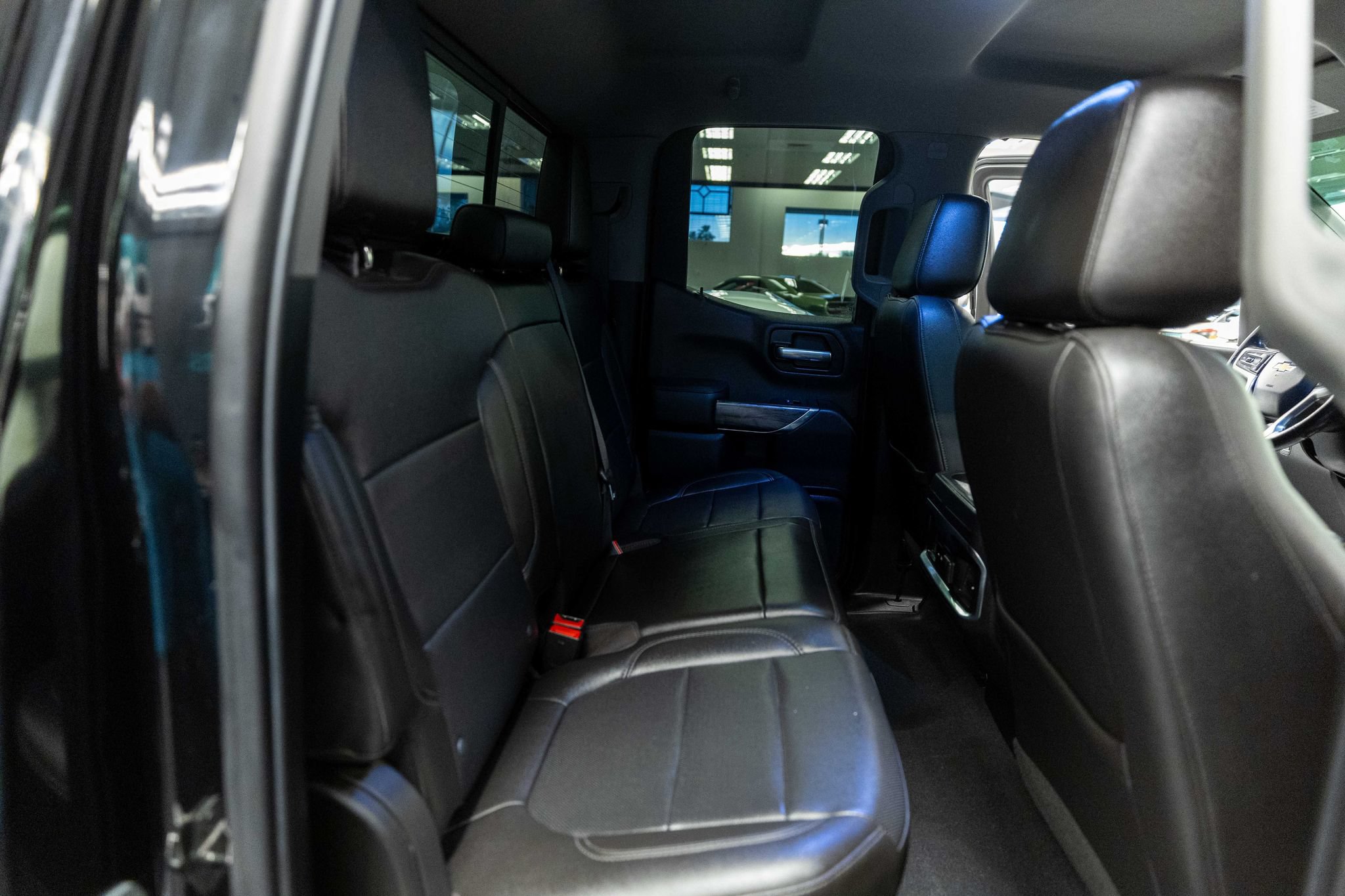 Used 2019 Chevrolet Silverado 1500 LTZ w/ LTZ Plus Package AWD/4WD image 16
