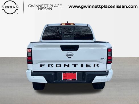 Used 2022 Nissan Frontier SV image 6