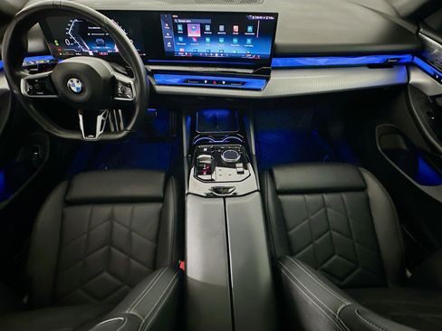 Used 2024 BMW 540i xDrive 540i xDrive Premium M Sport w/ Premium Package image 19