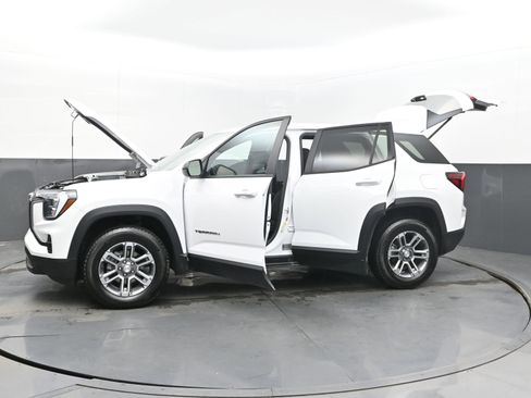 Used 2025 GMC Terrain Elevation image 30