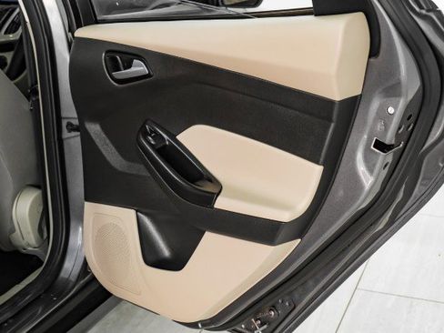 Used 2012 Ford Focus SE image 42