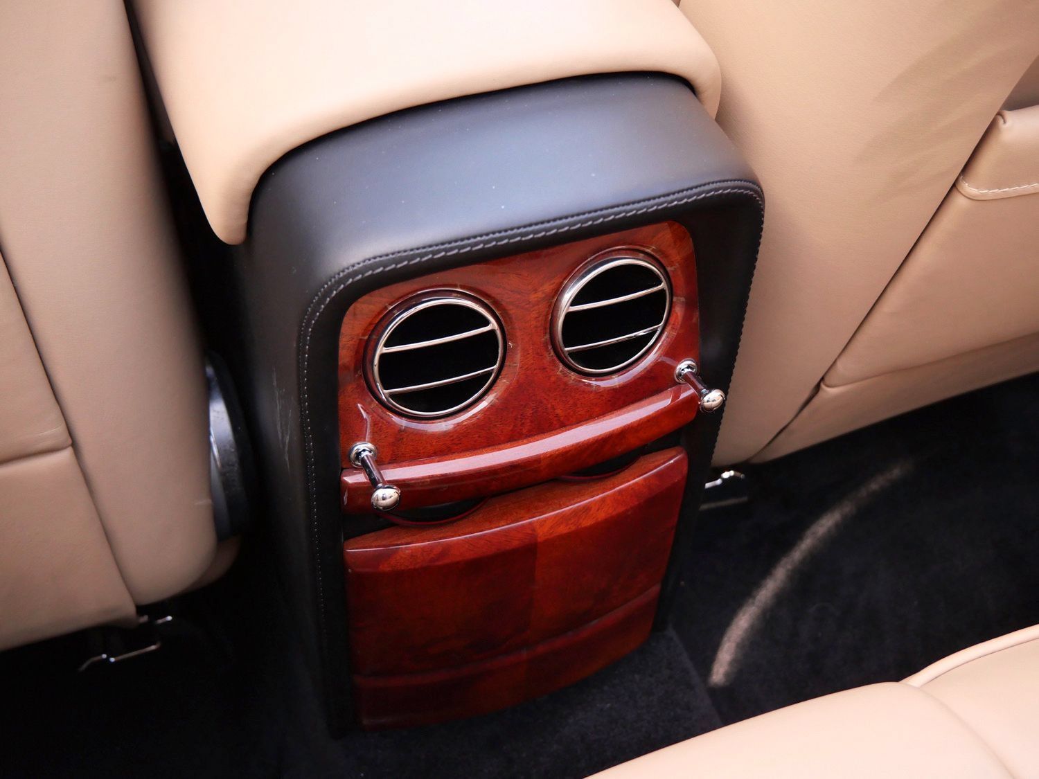 Certified 2013 Rolls-Royce Phantom Drophead Coupe RWD image 28