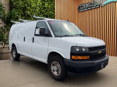 Used 2021 Chevrolet Express 2500 RWD image 5