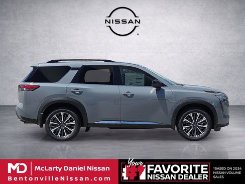 New 2026 Nissan Pathfinder Platinum AWD/4WD image 6