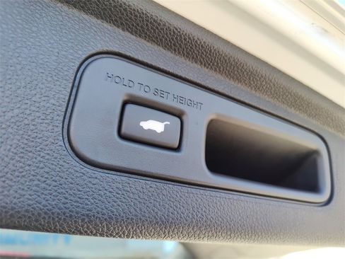 Certified 2025 Honda Odyssey Touring image 11