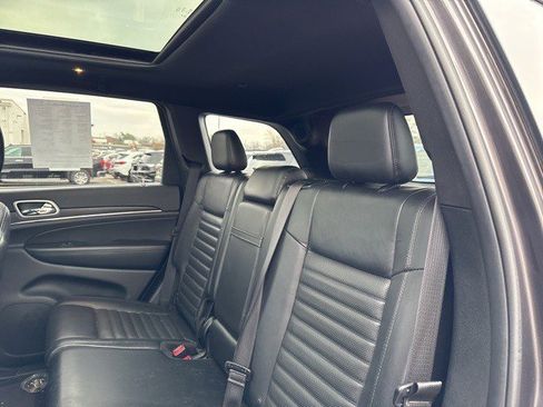 Used 2018 Jeep Grand Cherokee Limited image 6