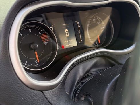 Used 2016 Jeep Cherokee Latitude w/ Comfort & Sound Group image 10