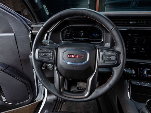 Used 2024 GMC Sierra 1500 AT4 w/ Technology Package image 19