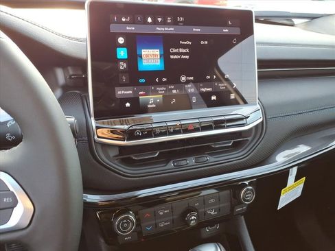 New 2026 Jeep Compass Latitude image 22