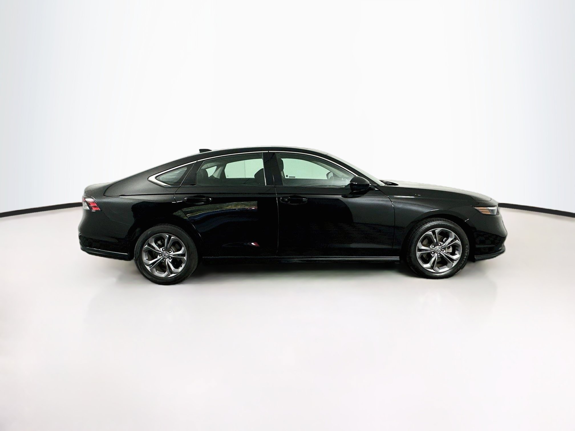 Used 2024 Honda Accord EX image 10