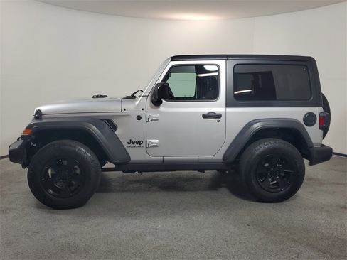 Used 2024 Jeep Wrangler Sport image 4