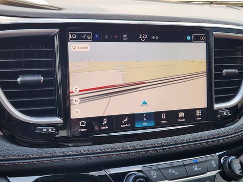 New 2026 Chrysler Pacifica Pinnacle w/ Trailer Tow Group FWD image 16
