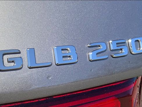 New 2025 Mercedes-Benz GLB 250 4MATIC image 19