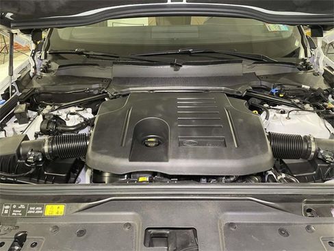 Used 2025 Land Rover Discovery Dynamic SE image 25