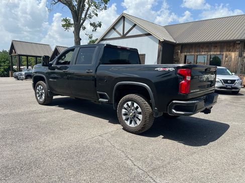 Used 2021 Chevrolet Silverado 2500 Custom w/ Custom Value Package AWD/4WD image 2