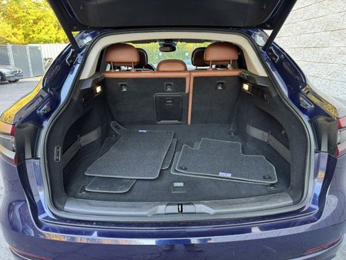 Used 2019 Maserati Levante S image 9