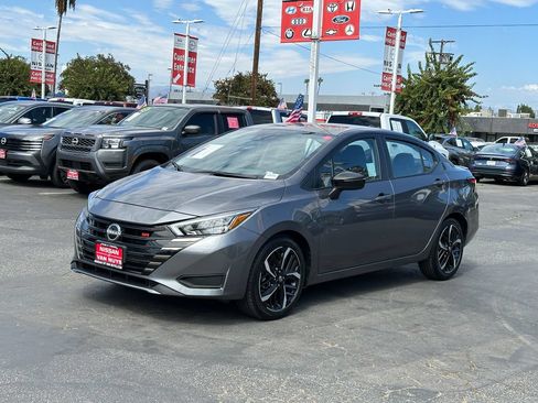 Used 2024 Nissan Versa SR FWD image 2