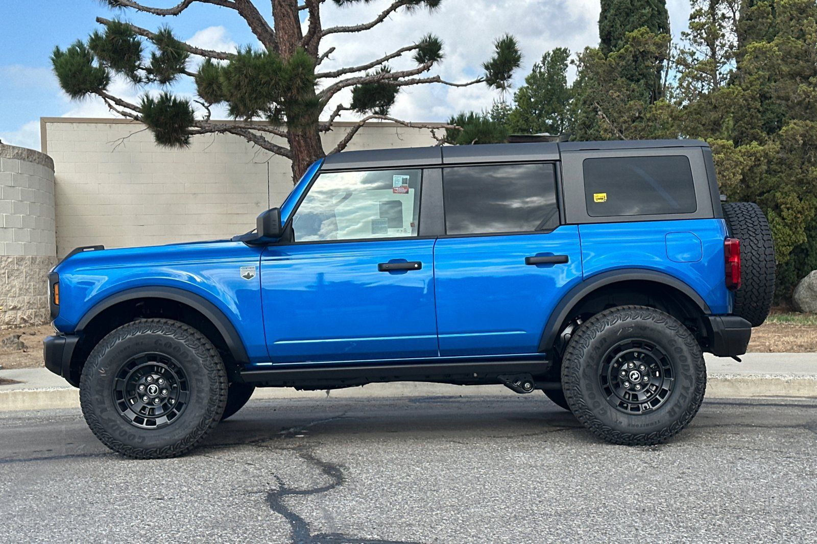 New 2026 Ford Bronco Big Bend w/ Black Diamond Package AWD/4WD image 7