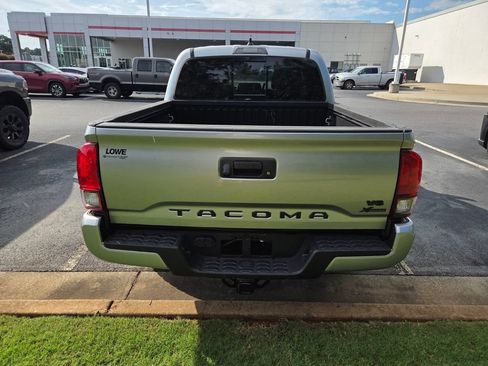 Used 2023 Toyota Tacoma SR5 w/ Technology Package RWD image 9